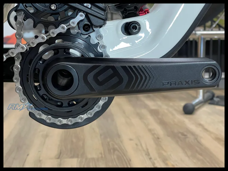 Pivot Cycles Phoenix Pro Saint / White Blue Blue-3