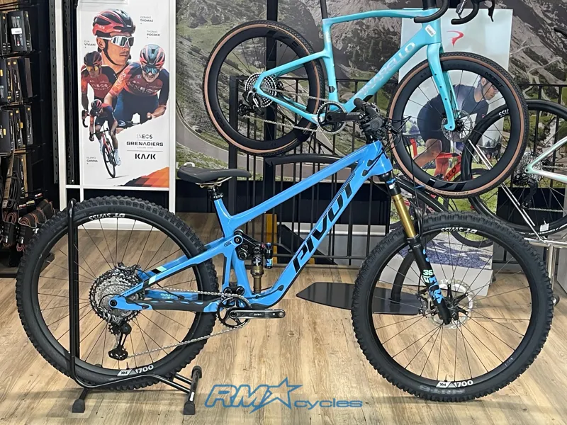 Pivot Switchblade V6 29 Pro XT/XTR Blue Neptune Large Approved Used