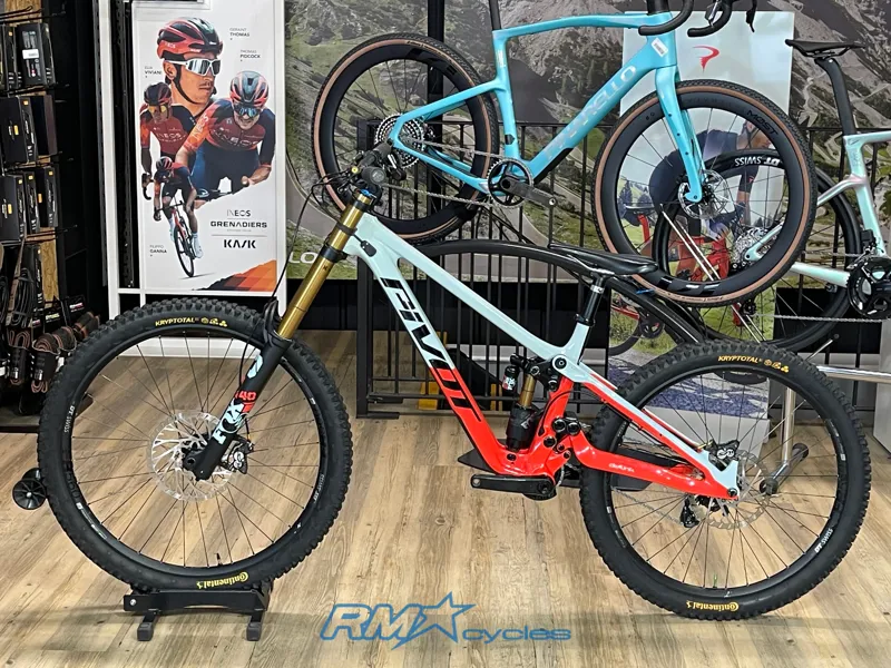 Pivot Phoenix Saint Pro S1 Mint Red Ex-demo-1