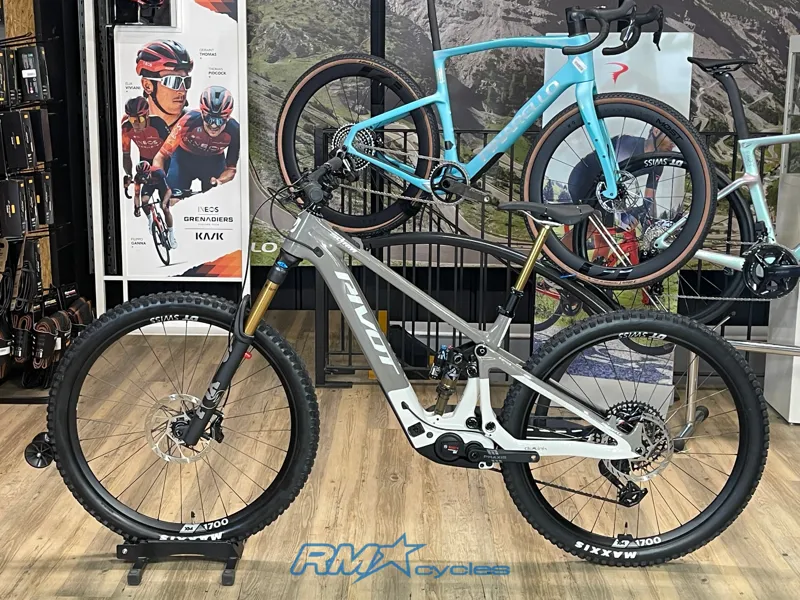 Pivot Shuttle SL AM Sram XO Grey Medium Approved Used-1