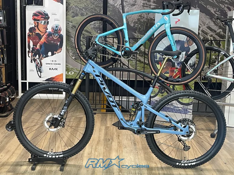 Pivot Trail 429 29 Pro XT/XTR Enduro Blue Large Ex-display-1