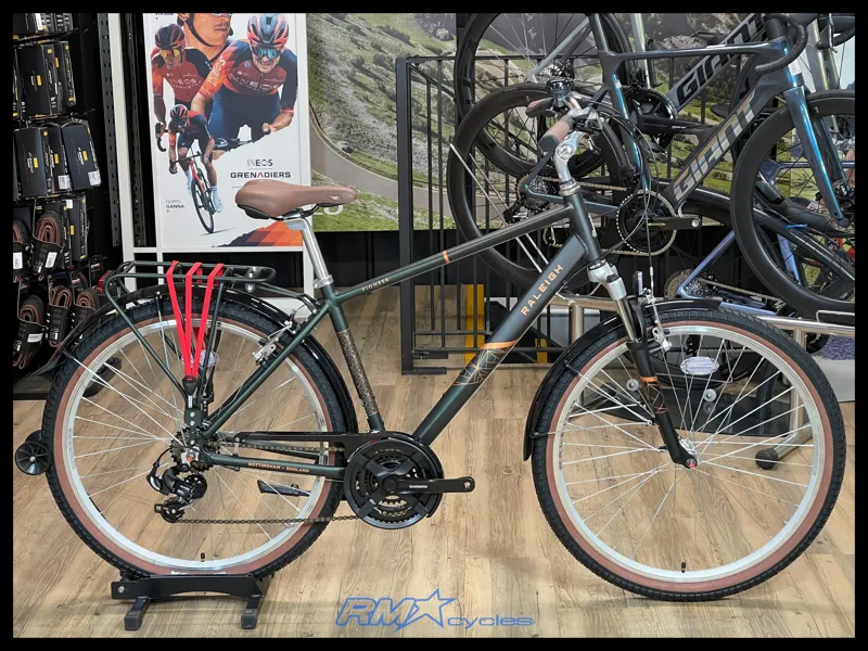 2025 Raleigh Pioneer Alloy Hybrid Bike in Green