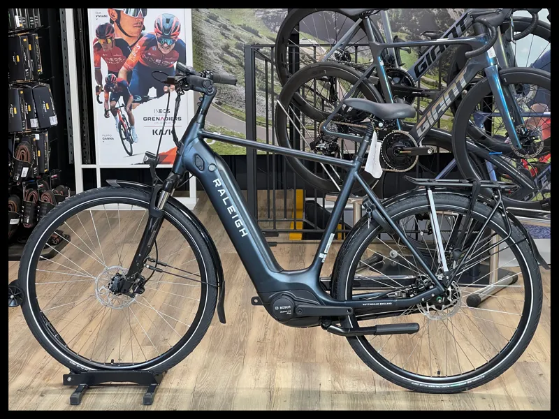 Raleigh MOTUS GT Crossbar Hubdrive 53cm Medium Black 2023 Ex-Display-1