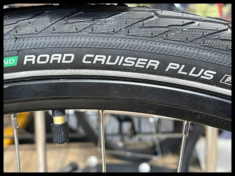 Raleigh MOTUS GT Crossbar Hubdrive 53cm Medium Black 2023 Ex-Display-10