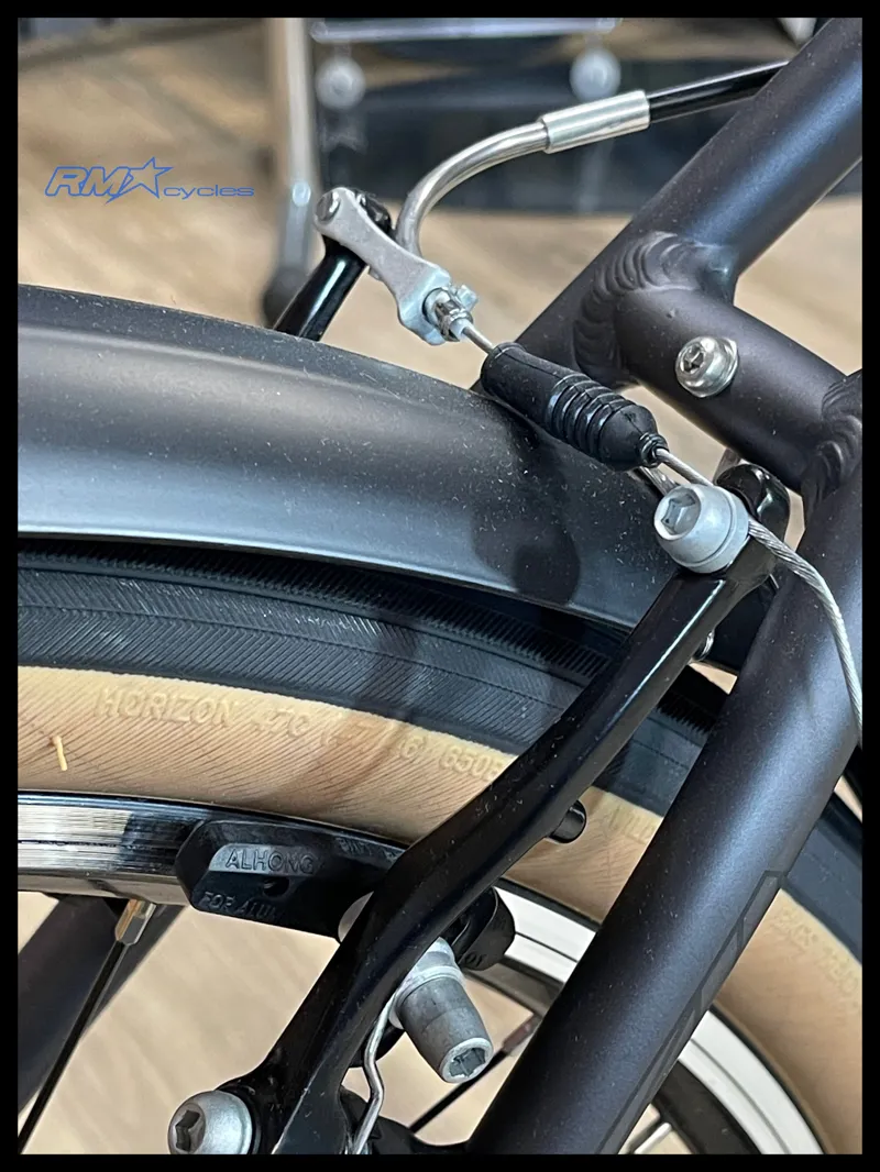 Raleigh  Strada One 27.5 Hybrid XS in Black 2025 Ex-Display-8