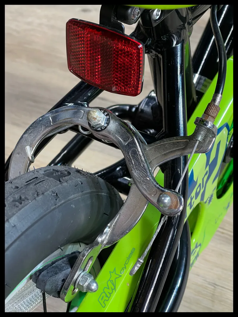 Giant Animator 12 Aluminium Kids Bike in Black 2018 Ex-Display-6