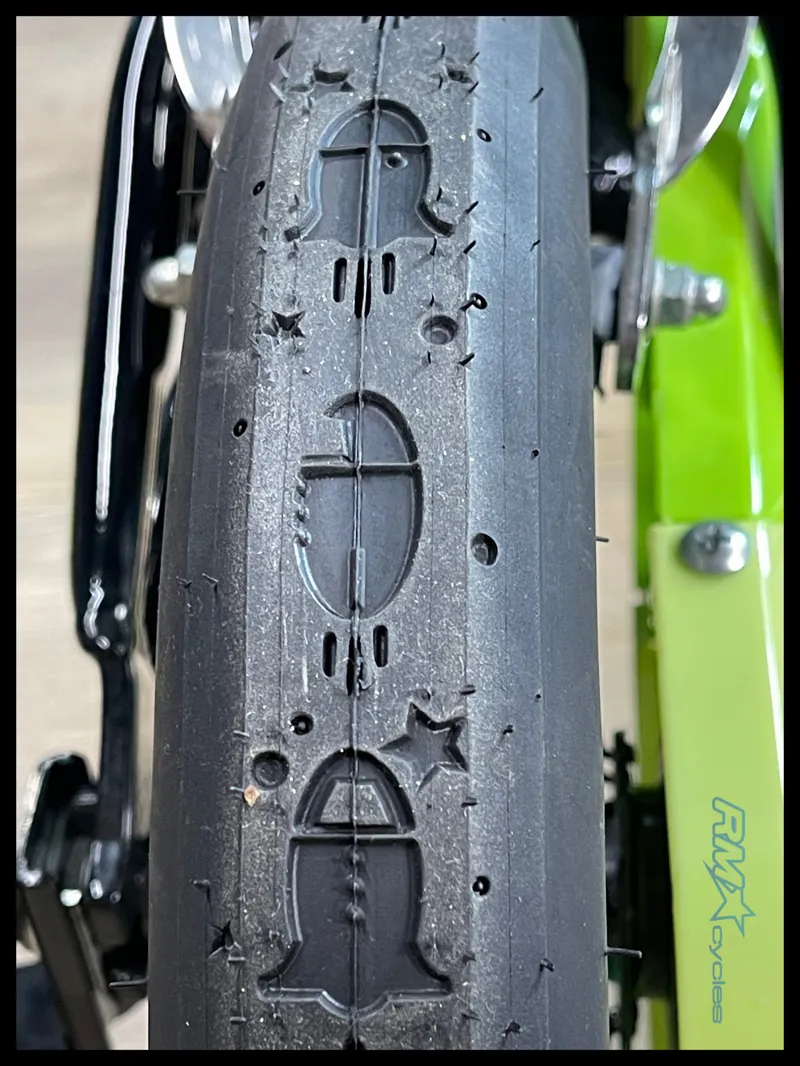 Giant Animator 12 Aluminium Kids Bike in Black 2018 Ex-Display-7