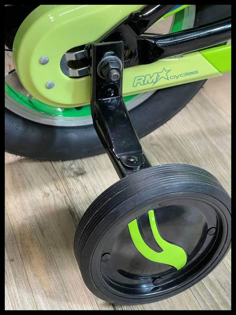 Giant Animator 12 Aluminium Kids Bike in Black 2018 Ex-Display-8