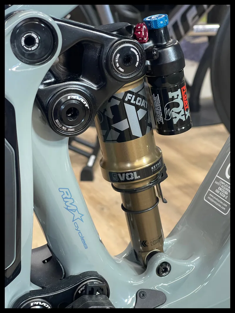 Pivot Shuttle SL Pro Eagle XO Large Desert Sage Green 2025-6