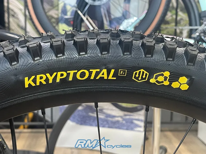 Pivot Phoenix Saint Pro S2 Black Gold Ex-demo-12