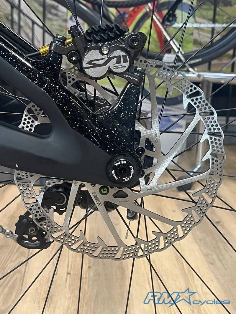 Pivot Phoenix Saint Pro S2 Black Gold Ex-demo-10