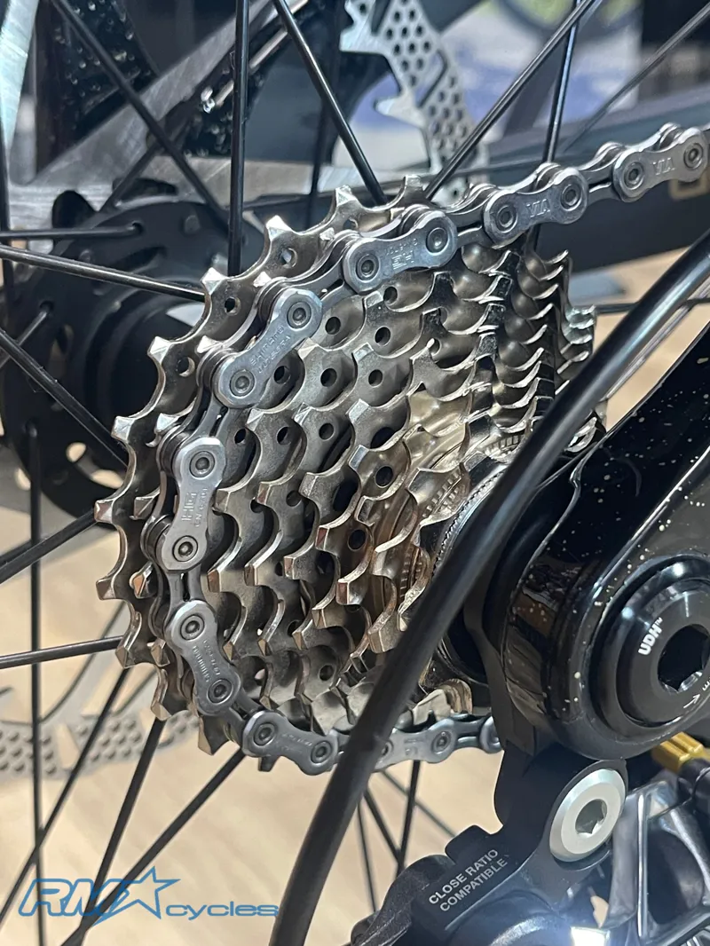Pivot Phoenix Saint Pro S2 Black Gold Ex-demo-3