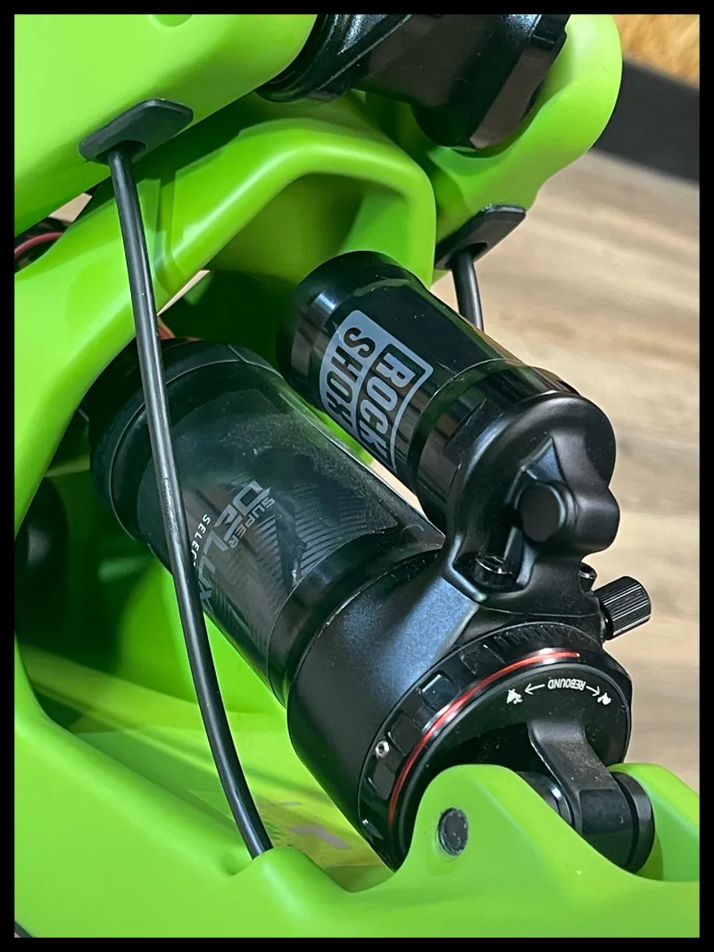 SantaCruz Nomad 5 C S Large Adder  Green 2022-6