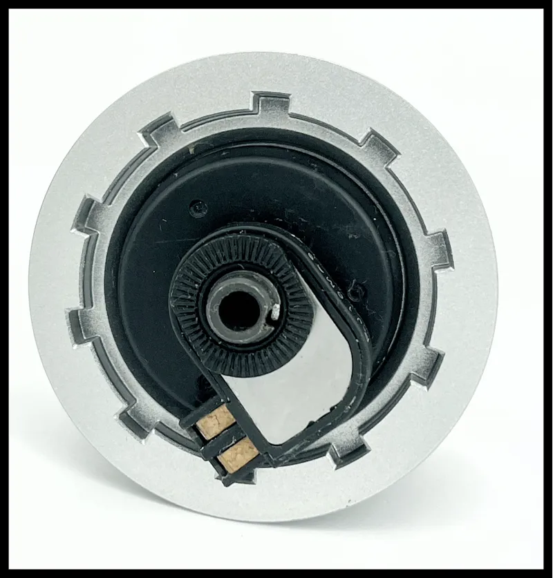 Shimano  internal dynamo assembly quick release 83 mm-2