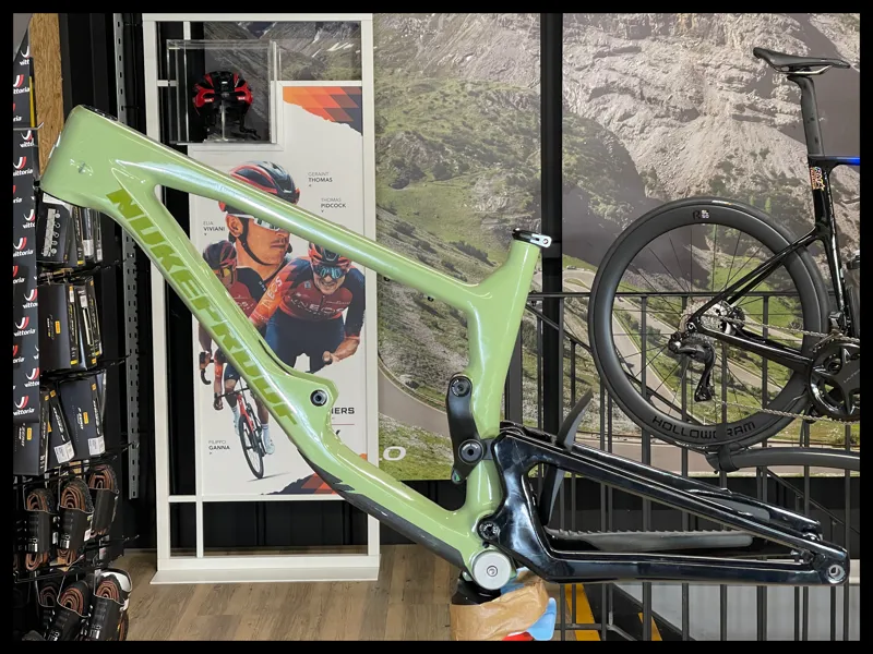 Nukeproof Giga 27.5 carbon Large Green Black 2021