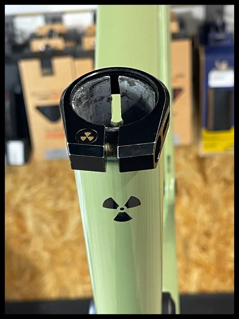 Nukeproof Giga 27.5 carbon Large Green Black 2021-2