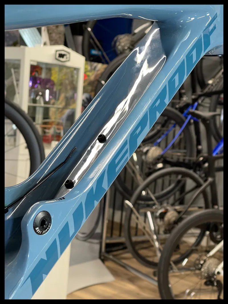 Nukeproof Giga 27.5 carbon Small Blue Yellow Frame-4