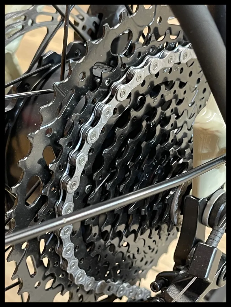 Kinesis Lyfe Equipped Stagger Hybrid E-City Electric Bike Beige Large 2022-2