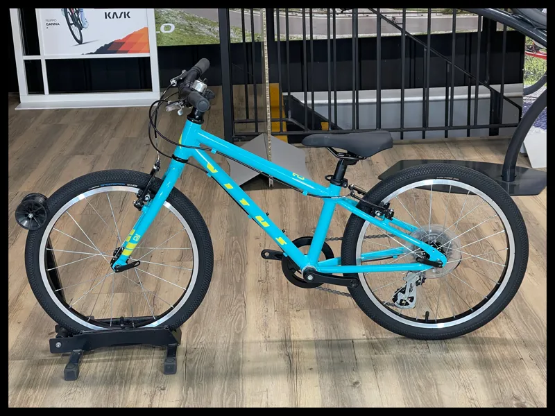 Vitus 20 Kids Alloy Bike in Blue 2024-1