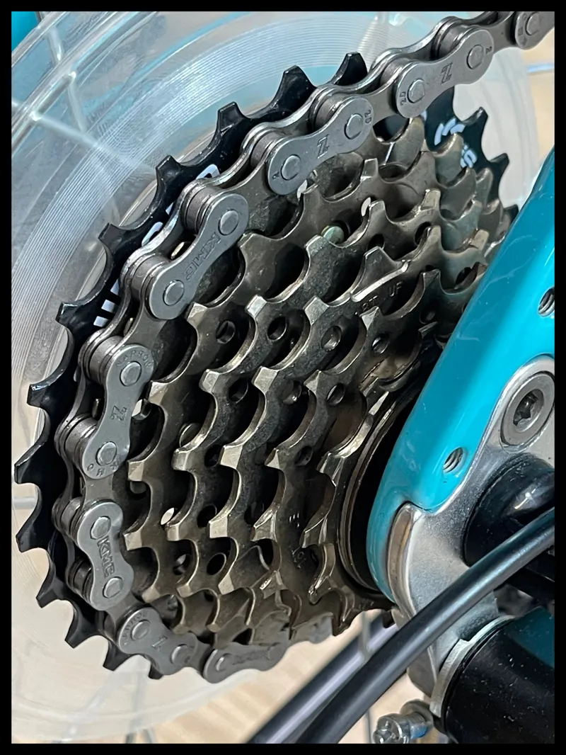 Vitus 20 Kids Alloy Bike in Blue 2024-2