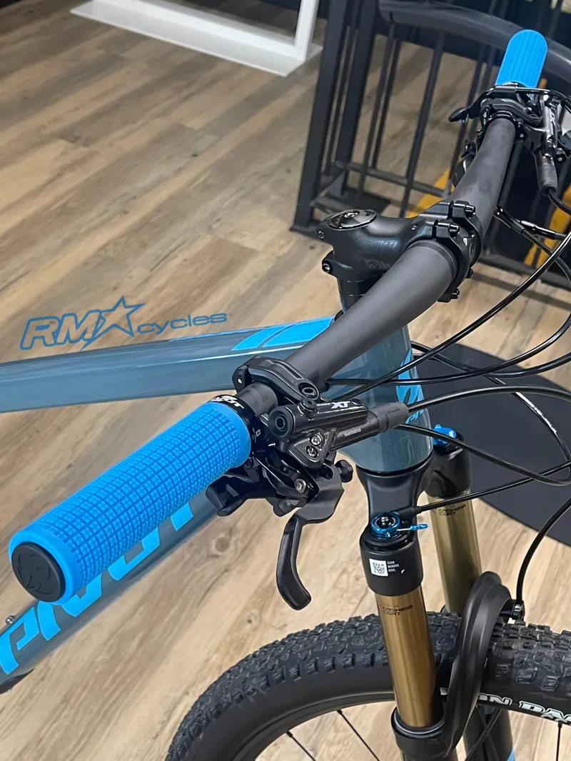 Pivot Mach 4 SL XC Mountain Bike Grey Medium New-4