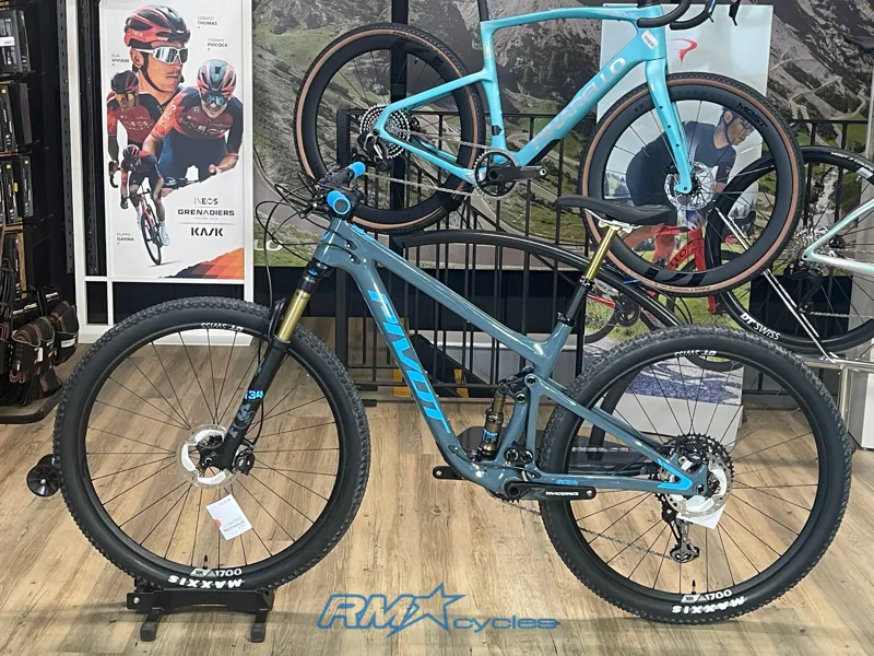 Pivot Mach 4 SL XC Mountain Bike Grey Medium New-1