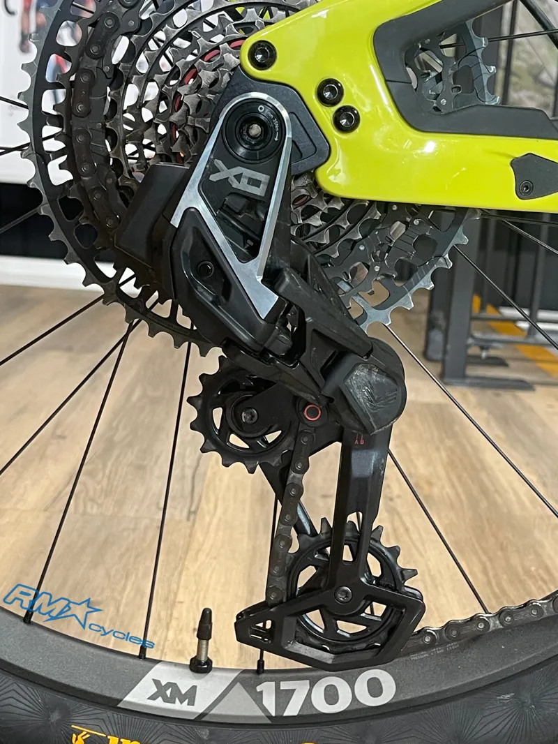 Pivot Firebird Pro Yolo Green MX 29/27'5 Large Approved Used-6