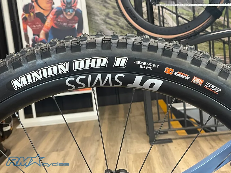 Pivot Shuttle AM Sram XX Blue Medium Ex-display-11