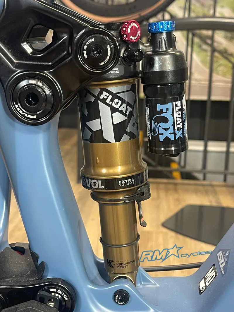 Pivot Shuttle AM Sram XX Blue Medium Ex-display-6