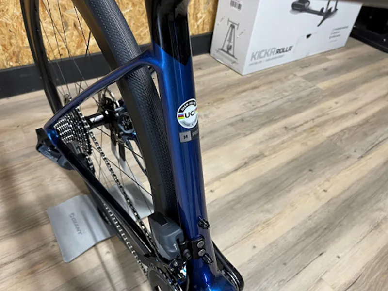 2021 Giant Defy Advanced Pro 1 Road Bike in Blue-2
